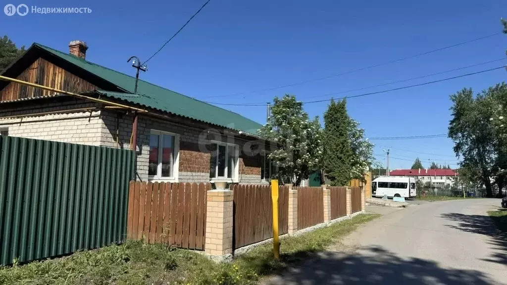 3-комнатная квартира: Богданович, Школьная улица, 8 (68.7 м) - Фото 1