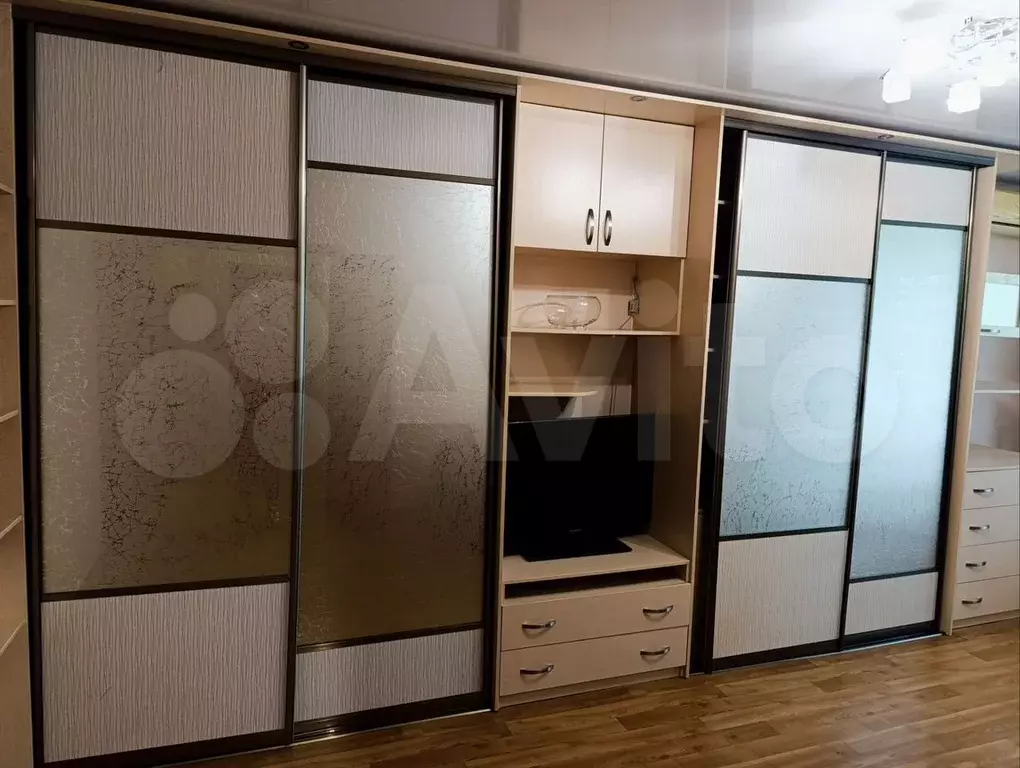 2-к. квартира, 55 м, 2/9 эт. - Фото 1