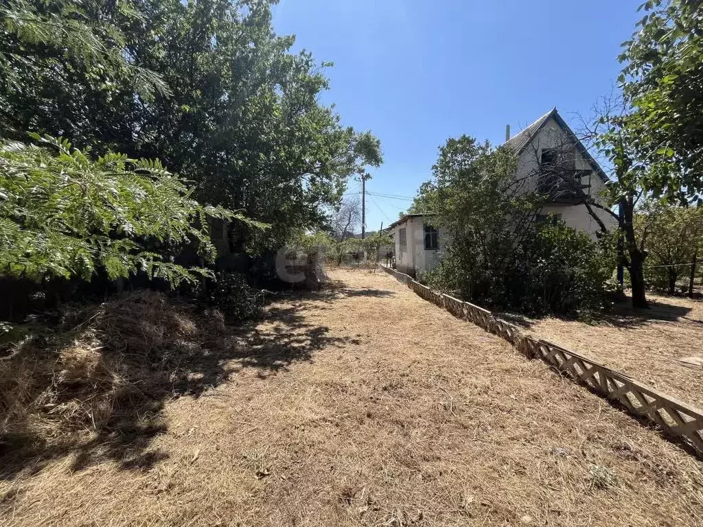 Дом в Крым, Сакский район, Ореховское с/пос, Труд СПК ул. 3-я ... - Фото 1