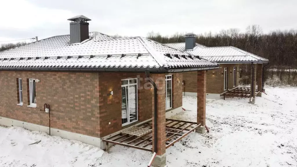 Дом в Воронежская область, Воронеж ул. Артамонова, 28 (100 м) - Фото 0