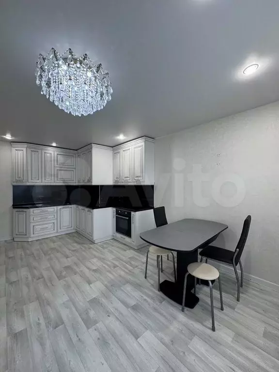 3-к. квартира, 90 м, 2/14 эт. - Фото 1