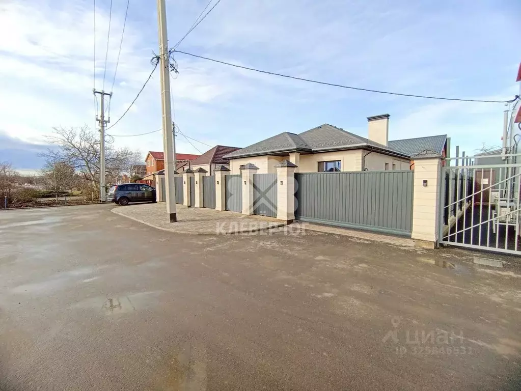 Дом в Краснодарский край, Северская ст-ца ул. Калинина, 77Б (100 м) - Фото 1