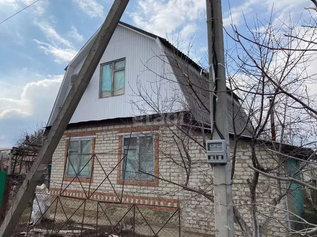 Дом в Саратовская область, Энгельсский район, Красноярское ... - Фото 0