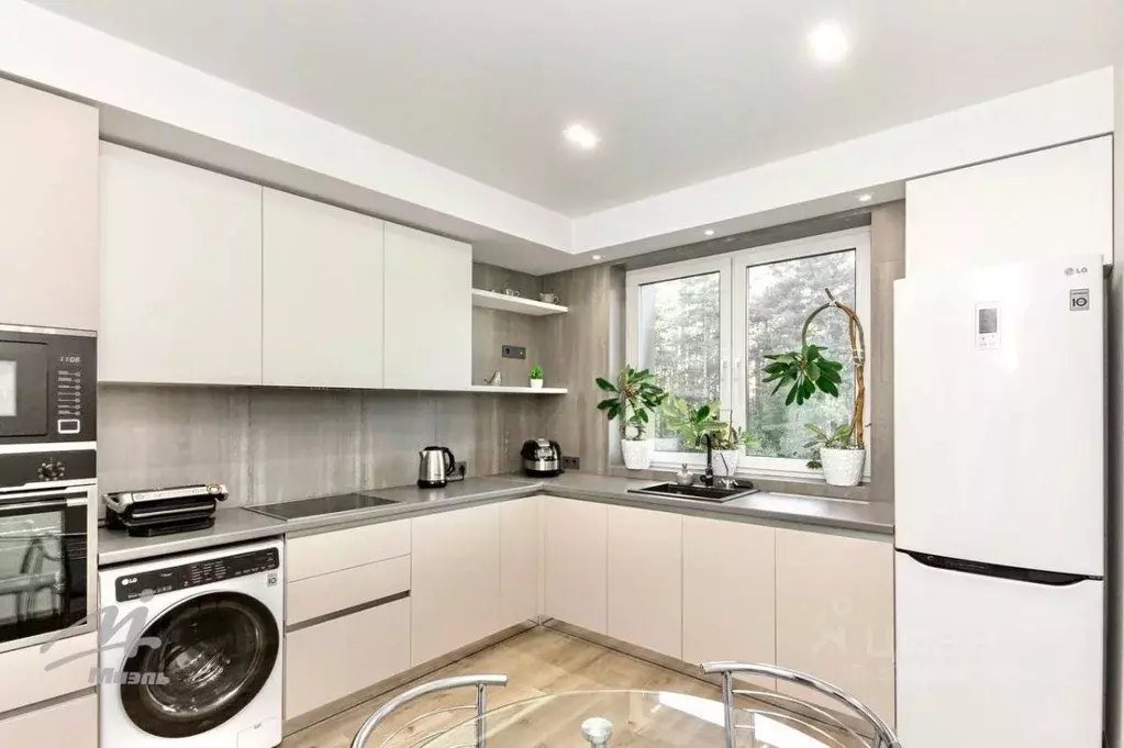 3-к кв. Алтайский край, Барнаул ул. 6-я Нагорная, 15Г/8 (79.0 м) - Фото 2