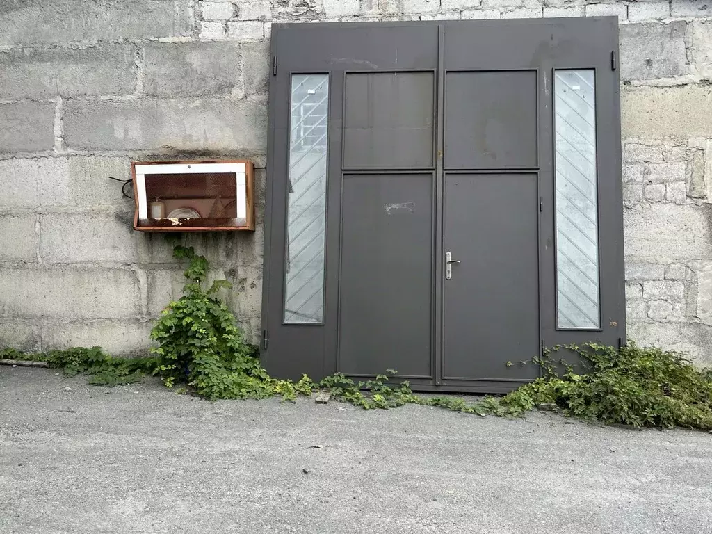 Помещение свободного назначения в Северная Осетия, Владикавказ ш. ... - Фото 1
