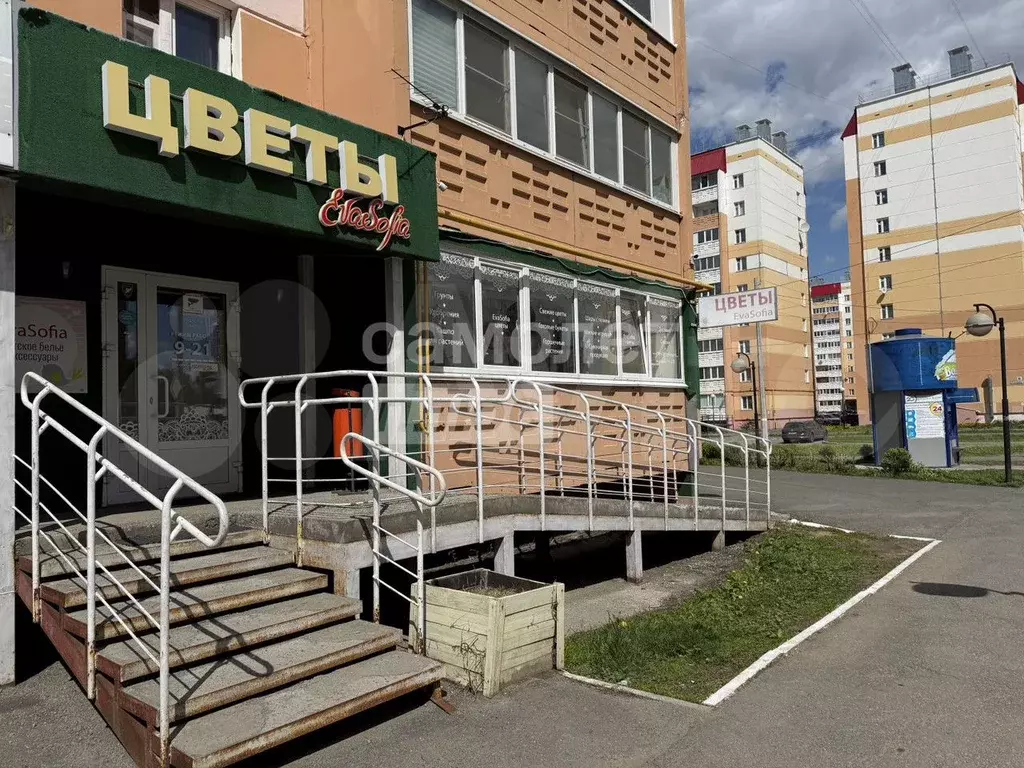 Продам торговое помещение, 53.6 м - Фото 1