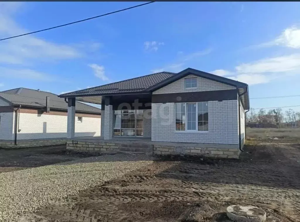 Дом в Ставропольский край, Михайловск Шпаковский район, ул. Андрея ... - Фото 1