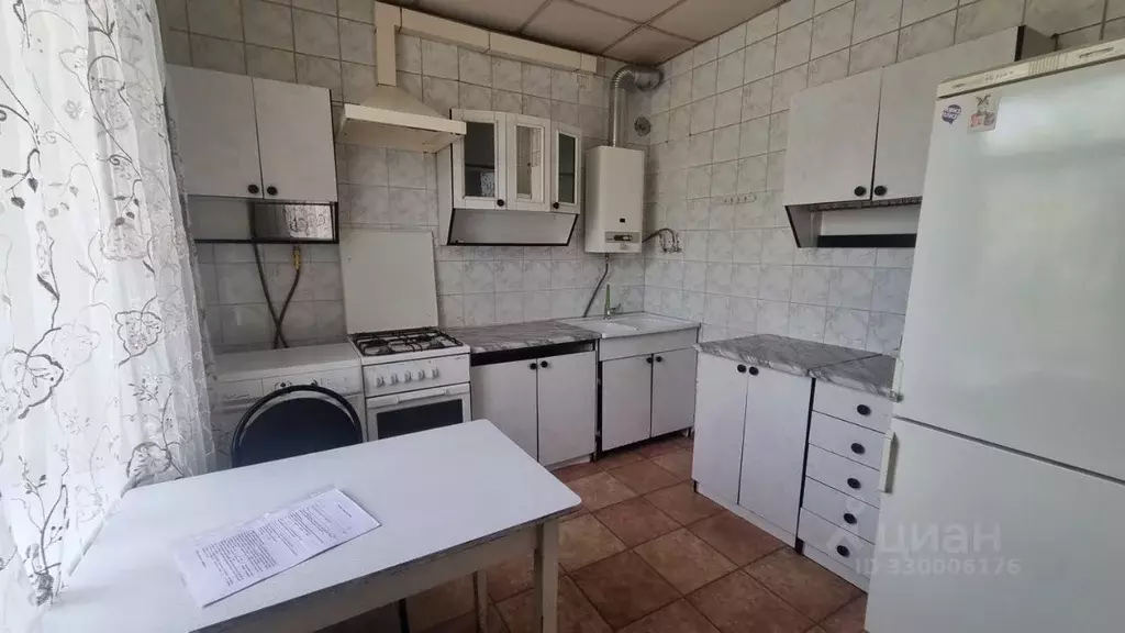 2-к кв. Тульская область, Тула ул. Кирова, 168 (64.0 м) - Фото 2