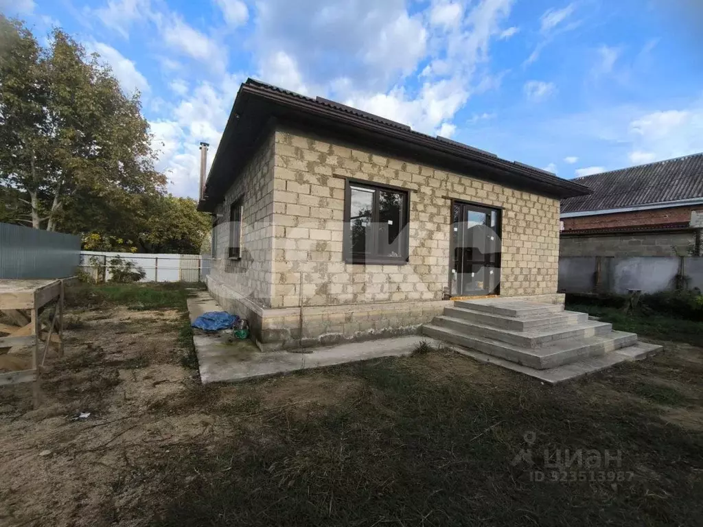 Дом в Краснодарский край, Новокубанск Прочноокопская ул., 49 (100 м) - Фото 2