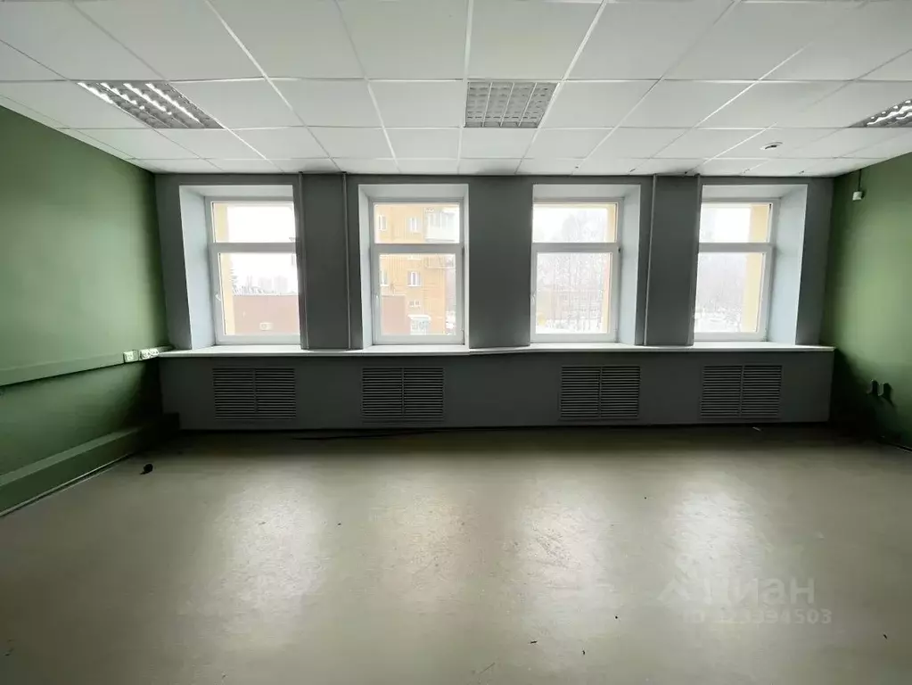 Помещение свободного назначения в Псковская область, Псков Рижский ... - Фото 1