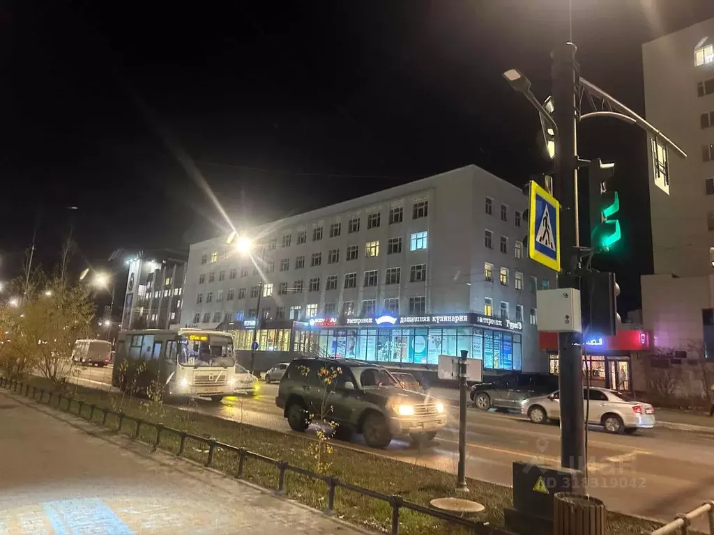 Помещение свободного назначения в Саха (Якутия), Якутск просп. Ленина, ... - Фото 0