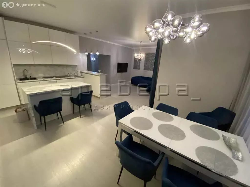 3-комнатная квартира: Красноярск, улица Авиаторов, 21 (119 м) - Фото 0