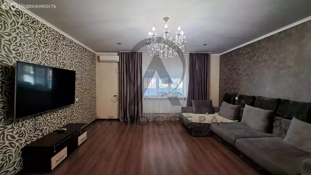 Дом в Апшеронск, улица Спорта (219.1 м) - Фото 2