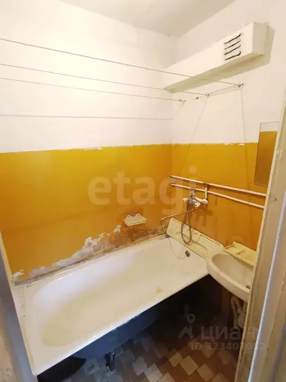 2-к кв. Тюменская область, Тюмень ул. Республики, 176 (43.0 м) - Фото 2