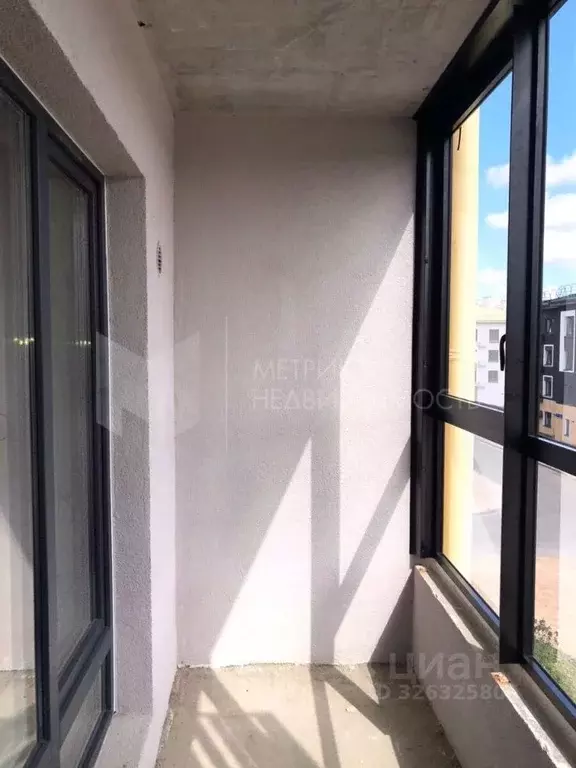 Студия Тюменская область, Тюмень ул. Игоря Комиссарова, 5 (27.5 м) - Фото 1