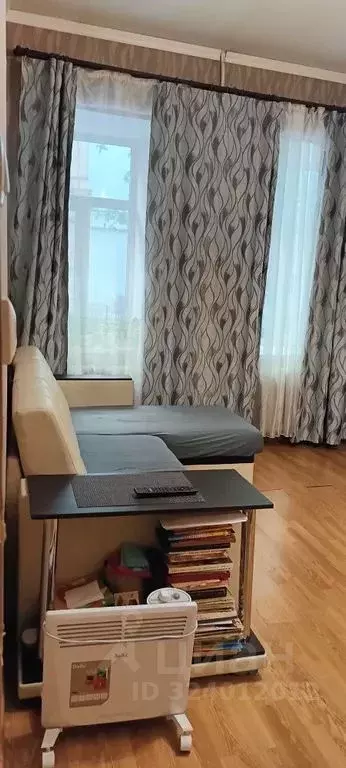 Комната Санкт-Петербург 10-я Васильевского острова линия, 9В - Фото 2