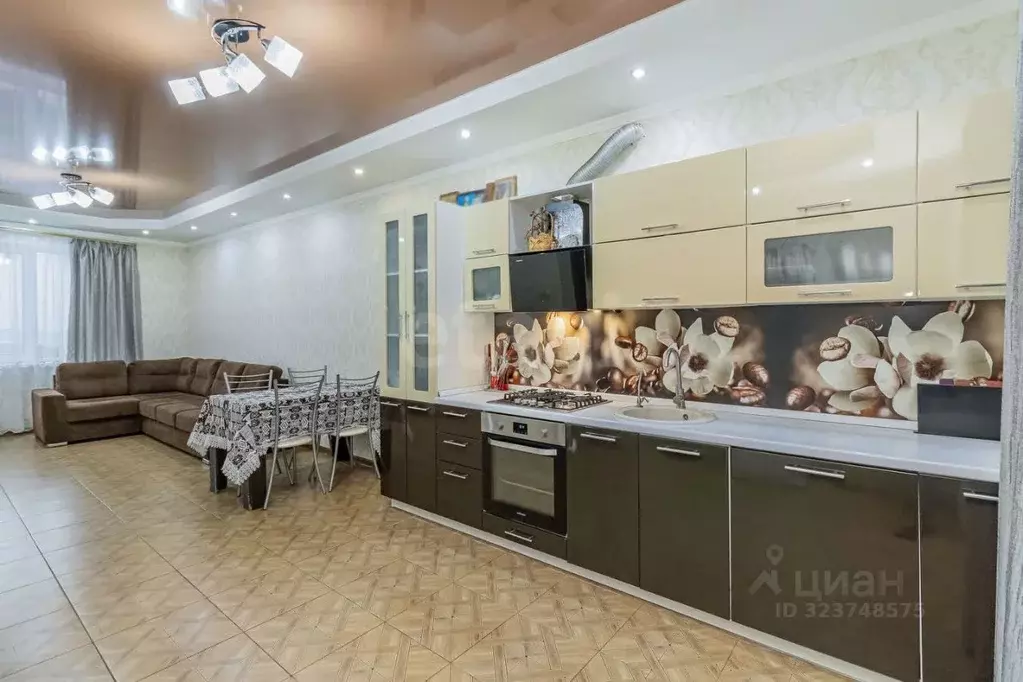 Дом в Тюменская область, Тюмень Когалымская ул. (150 м) - Фото 1