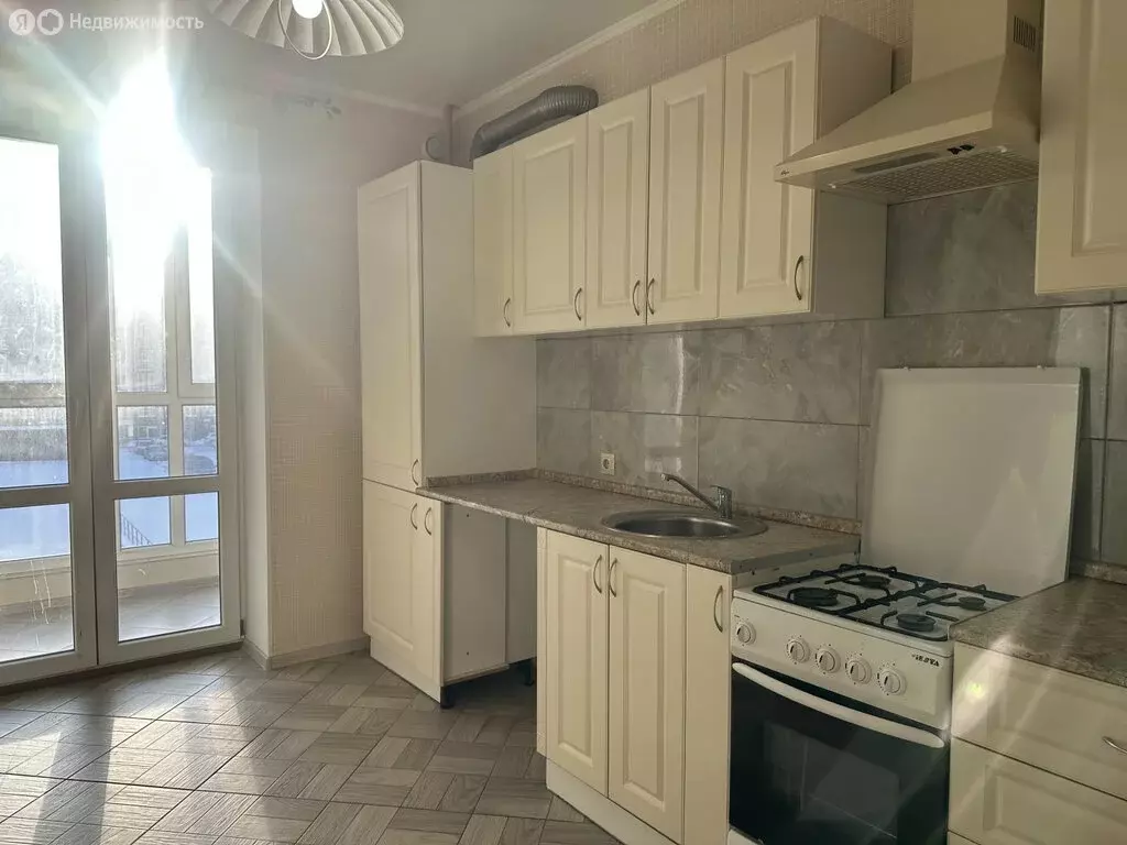 1-комнатная квартира: Калининград, улица Генерала Челнокова, 56 (37 м) - Фото 1