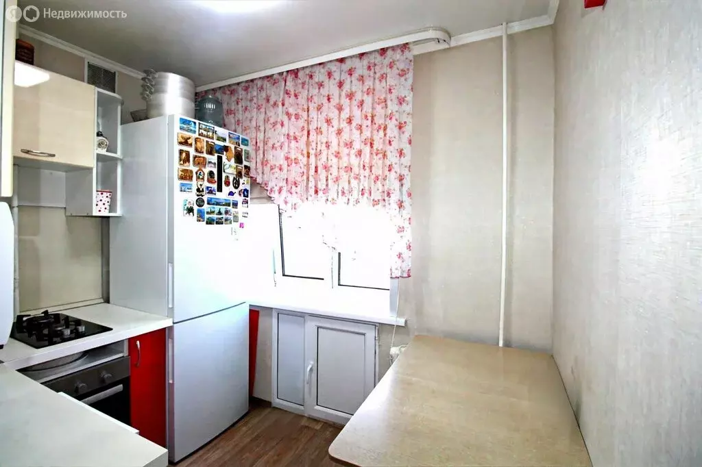 4-комнатная квартира: Туймазы, улица Комарова, 18 (61.5 м) - Фото 1