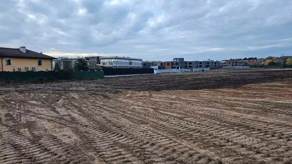 Участок в Московская область, Красногорск городской округ, с. ... - Фото 1