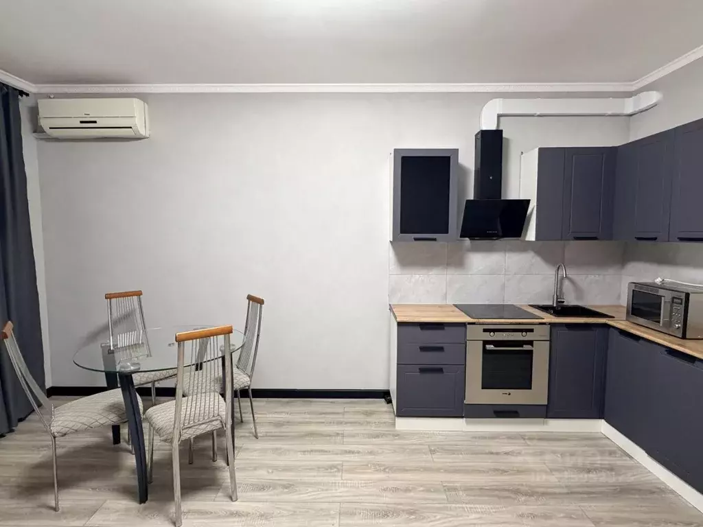 2-к кв. Оренбургская область, Оренбург просп. Победы, 178/1 (70.0 м) - Фото 1