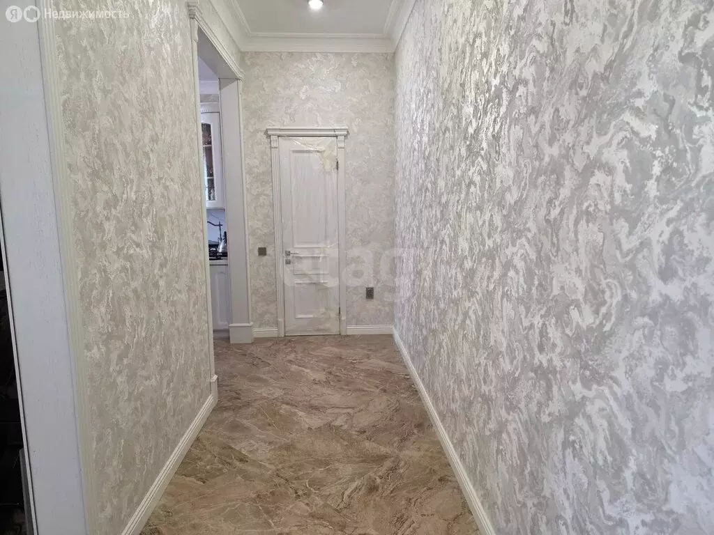 4-комнатная квартира: Махачкала, улица Ломоносова, 4 (135 м) - Фото 1
