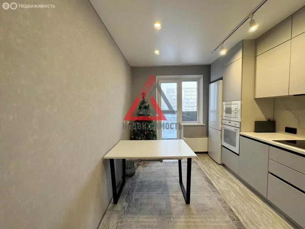 2-комнатная квартира: Каменск-Уральский, Сибирская улица, 5 (47.8 м) - Фото 2