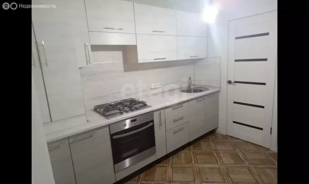 2-комнатная квартира: Елабуга, улица Азина, 108А (57 м) - Фото 1