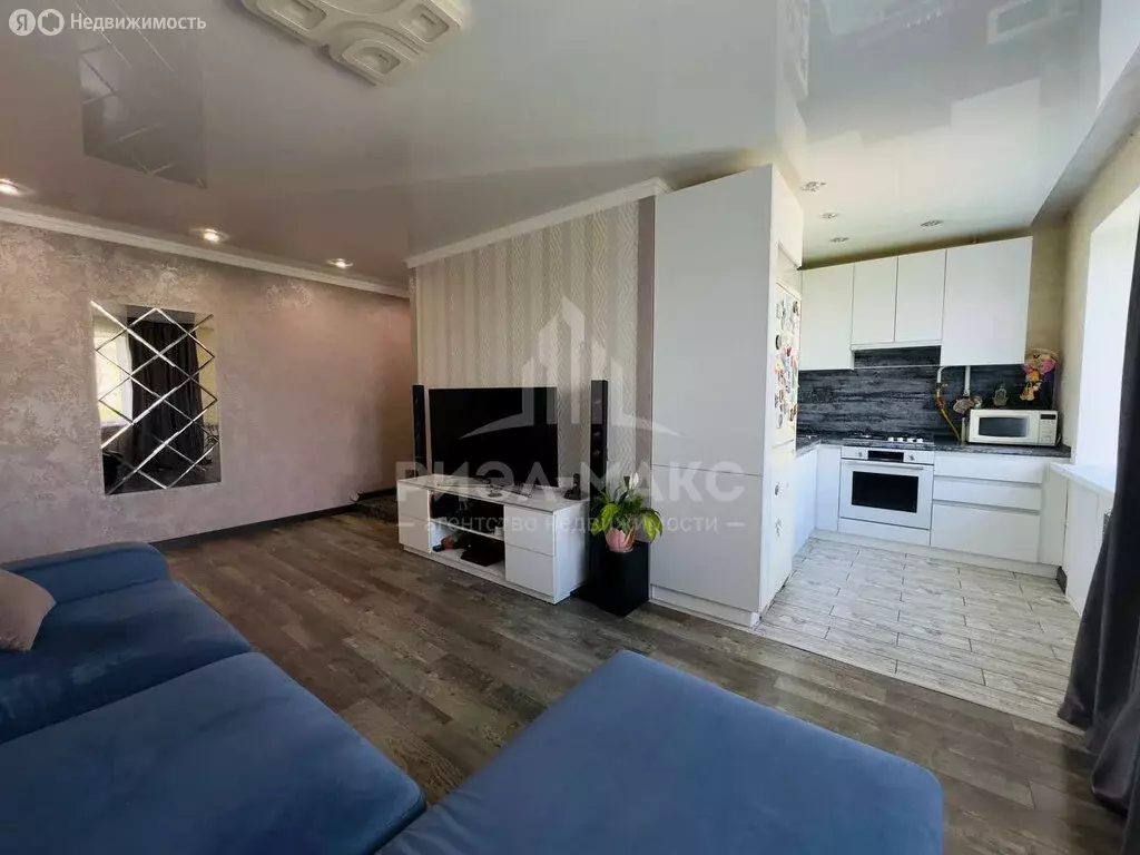 3-комнатная квартира: Брянск, Красноармейская улица, 160Б (60 м) - Фото 0