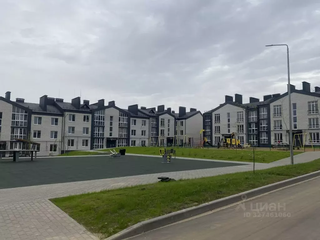 3-к кв. Воронежская область, Семилуки ул. Маяковского, 45 (88.2 м) - Фото 1