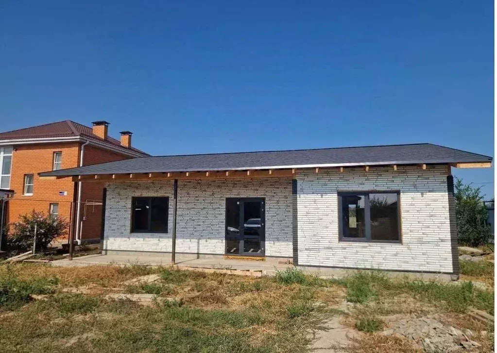 Дом в Ростовская область, Волгодонск ул. Химиков, 41К (106 м) - Фото 1