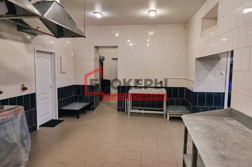 Помещение свободного назначения в Севастополь ул. Мореходная, 43 (236 ... - Фото 0
