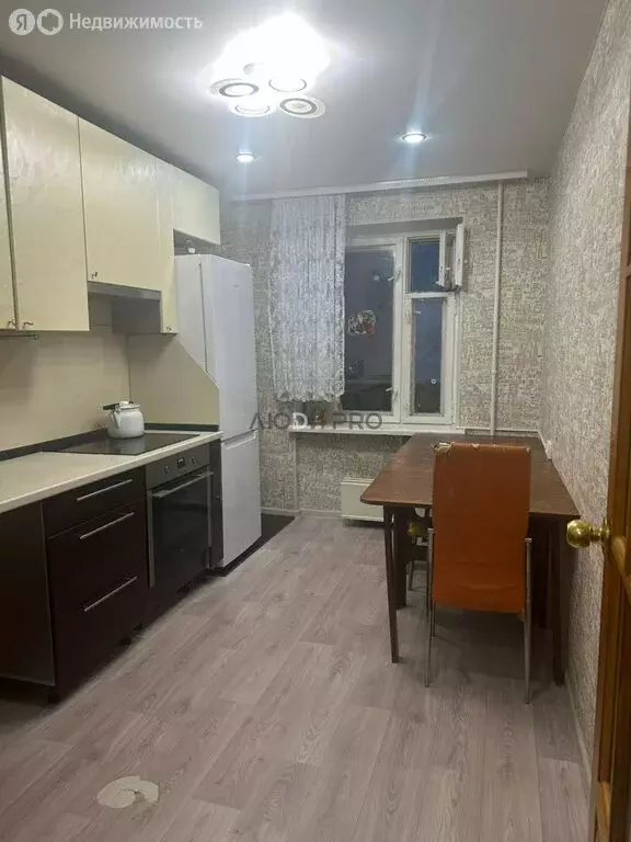 3-комнатная квартира: Сыктывкар, улица Морозова, 151 (59 м) - Фото 1