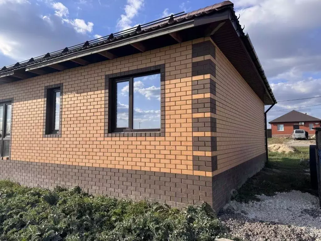 Дом в Белгородская область, Валуйки ул. 60-летия Белгородской области ... - Фото 1