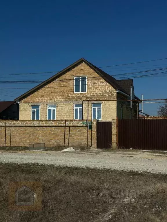 Дом в Крым, Сакский район, с. Суворовское ул. Верхняя, 40 (160 м) - Фото 2