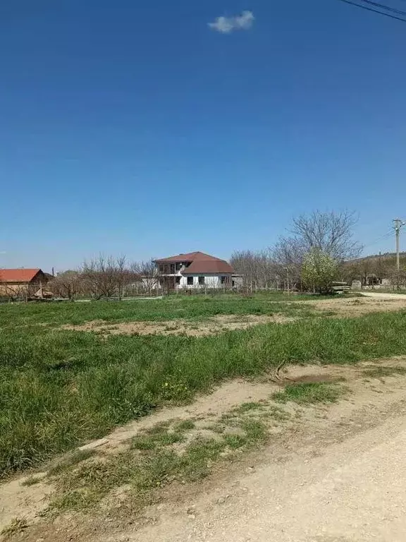 Участок в Крым, Бахчисарайский район, Почтовское с/пос, с. ... - Фото 0