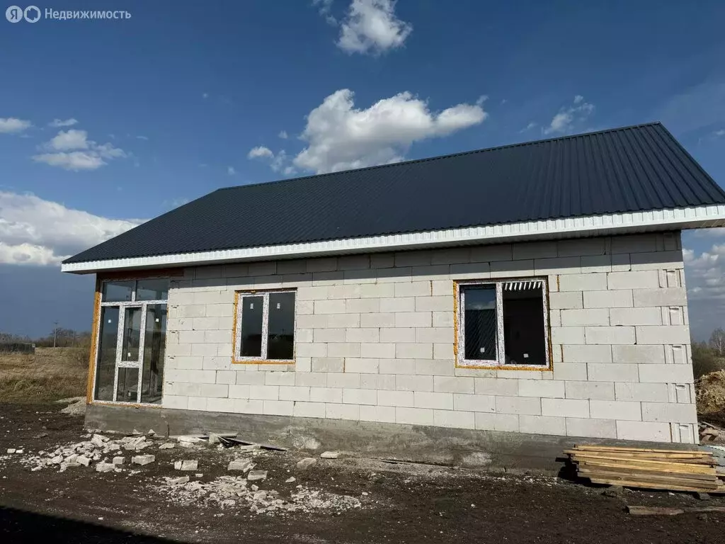 Дом в посёлок Петровский, Торговая улица (150 м) - Фото 0