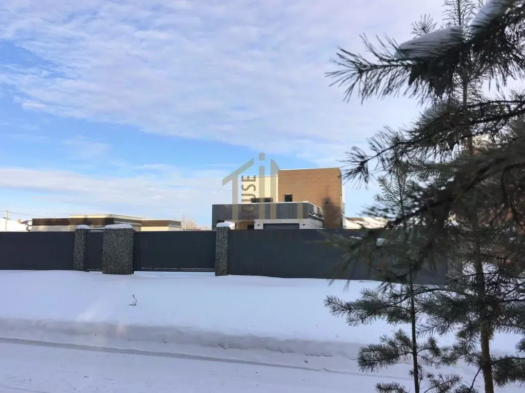 Дом в Омская область, Омский район, с. Усть-Заостровка ул. Западная, 5 ... - Фото 1