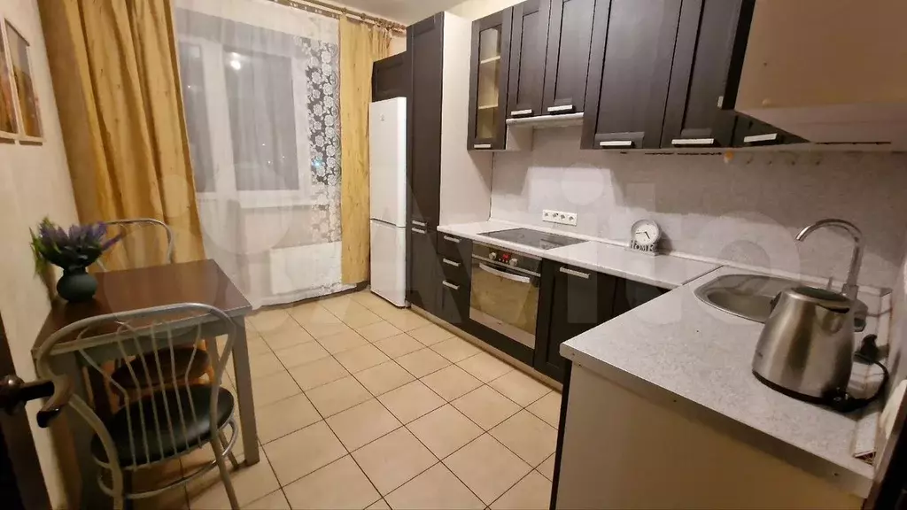 1-к. квартира, 40 м, 4/9 эт. - Фото 1