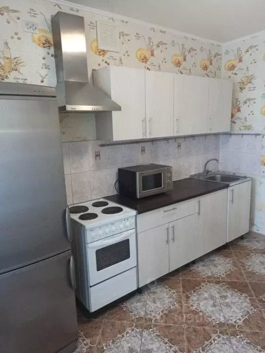 2-к кв. Омская область, Омск ул. Орджоникидзе, 162 (57.0 м) - Фото 1