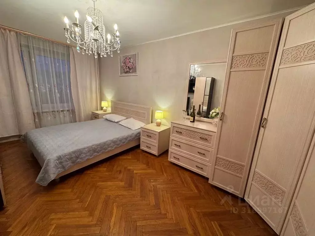 3-к кв. Санкт-Петербург Калужский пер., 7 (73.0 м) - Фото 0