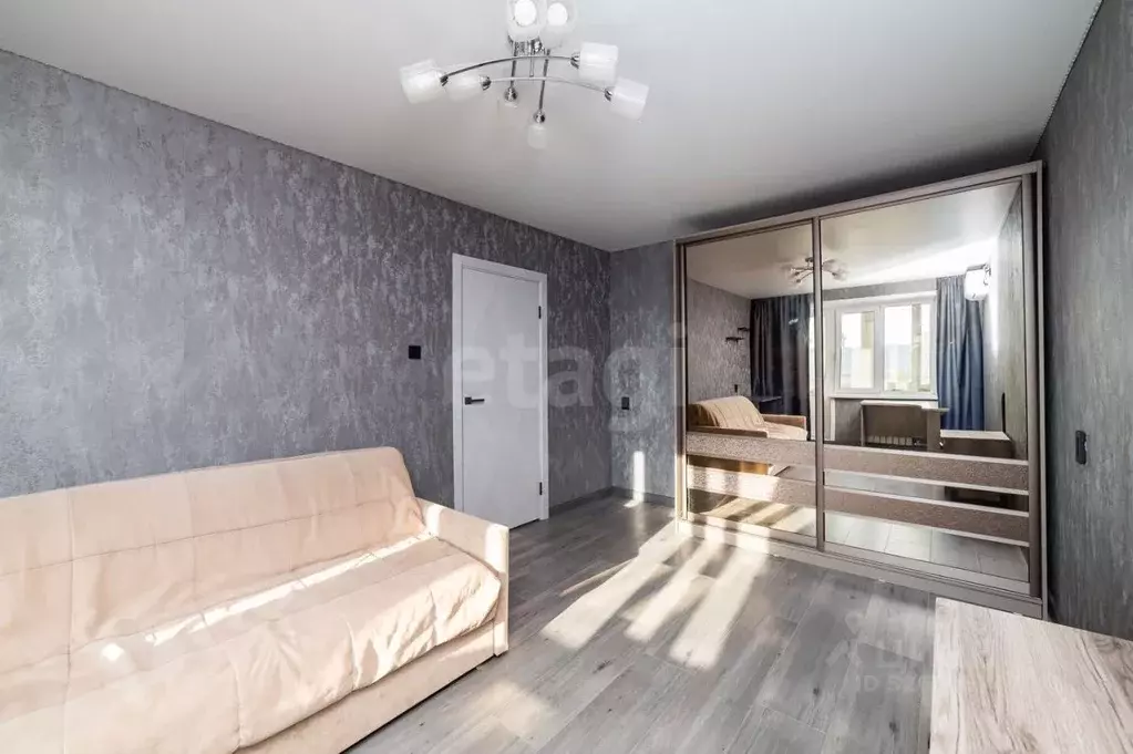 1-к кв. Курганская область, Курган Заозерный жилрайон, 6-й мкр, 7 ... - Фото 1