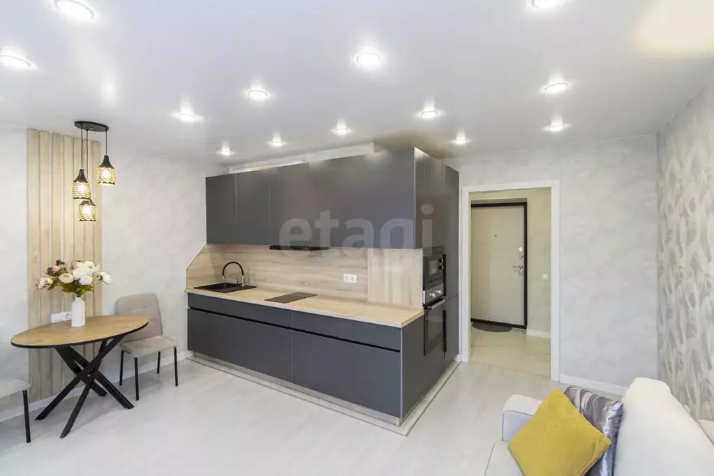 Студия Тюменская область, Тюмень ул. Республики, 204к5 (27.8 м) - Фото 1
