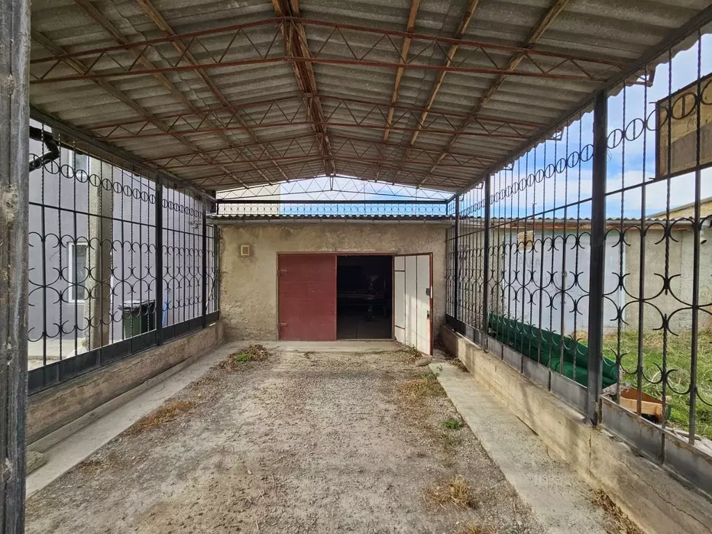 Гараж в Крым, Симферополь ул. Крымской Весны, 21 (26 м) - Фото 1