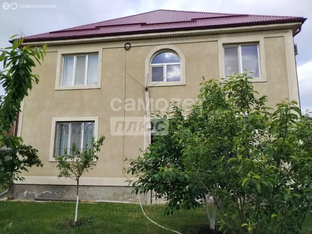 Дом в село Новый Хушет, улица Сурхай-Хана, 115 (223 м) - Фото 1