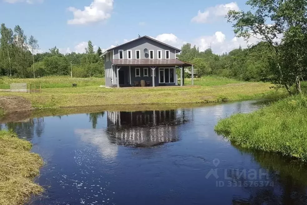 Дом в Ленинградская область, Лужский район, Толмачевское городское ... - Фото 1