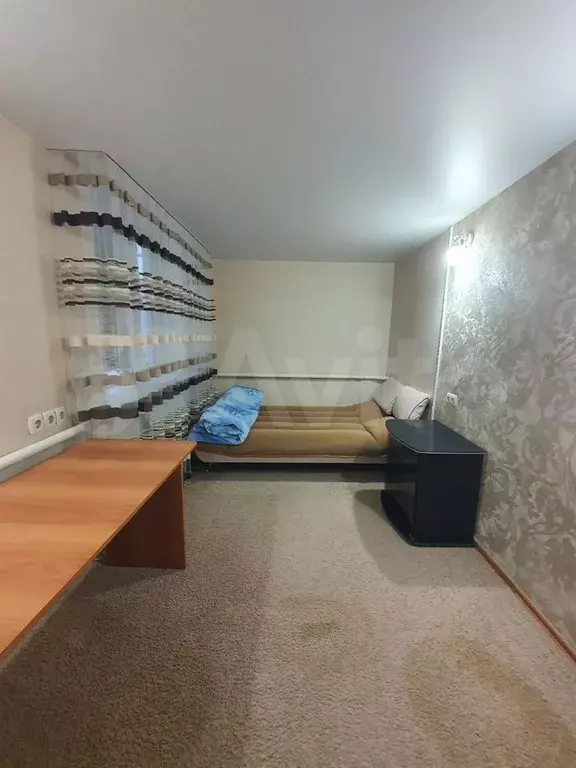 Комната 13 м в 3-к., 1/1 эт. - Фото 0