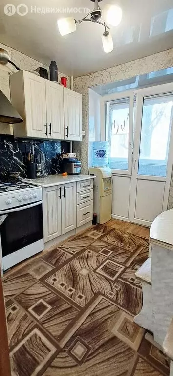 3-комнатная квартира: Астрахань, улица Вячеслава Мейера, 13 (57.7 м) - Фото 1