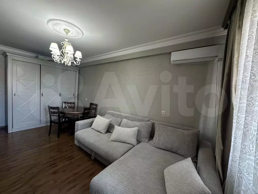1-к. квартира, 54 м, 8/10 эт. - Фото 0
