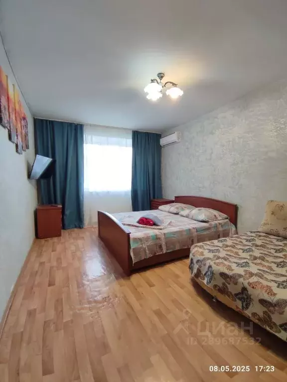 2-к кв. Волгоградская область, Волгоград ул. Маршала Еременко, 42 ... - Фото 0